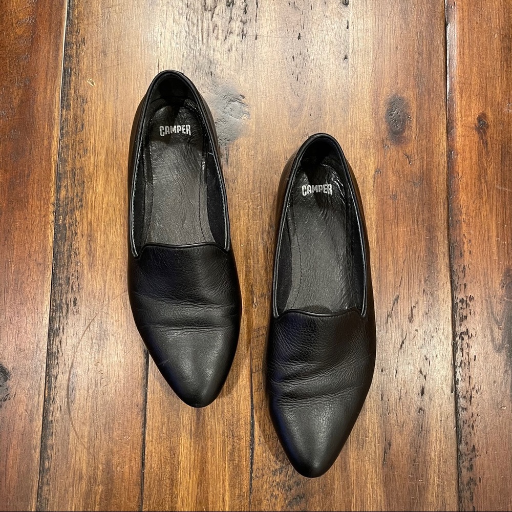 Camper black leather pointed loafer flat